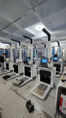 MAX 700*1200*2400mm Touchscreen Telemedizin Kiosk für maßgeschneiderte Gesundheitsbewertungen