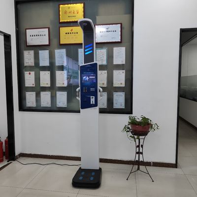 Höhenfunktion Münzbetriebene intelligente Gesundheitskontrolle Kiosk mit Drucker G.W 43kg