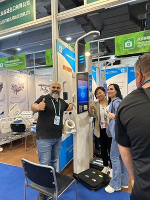 Bioimpedanz-Körperfettanalysator mit großem Bildschirm und Werbebildschirm