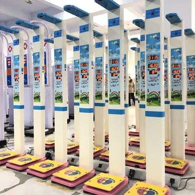 Erweiterte Kinderstuhlskala zur genauen Überwachung von Körpergröße und Gewicht in Krankenhäusern