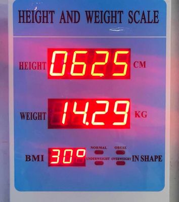 Münzbetriebene BMI-Automaten zur individuellen Messung von Körpergewicht und Körpergröße