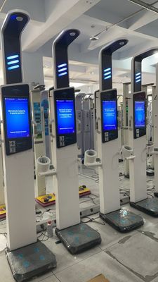 19-Zoll-Android-Gesundheitskiosk Stahl-Gesundheitszentrum BMI-Maschine mit Körperfett-Analysator
